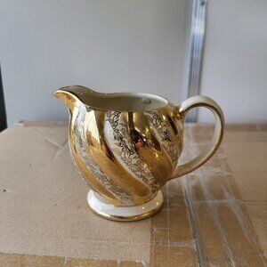 Vintage SADLER 1539 Lustreware Ivory & Gold Striped Creamer GUC (BIN H)